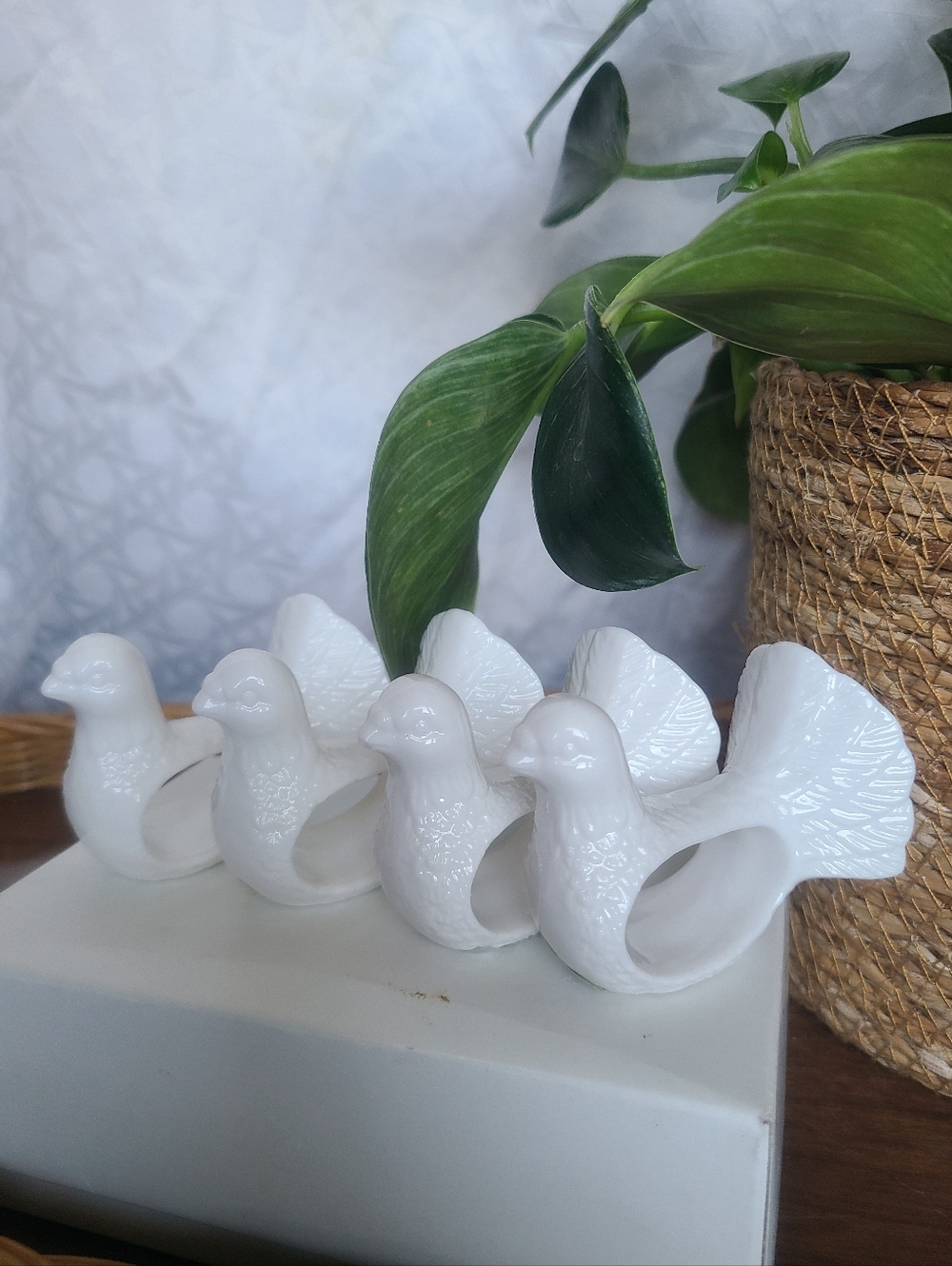 NIB Abbott White Ceramic Dove Napkin Rings - Set of 4